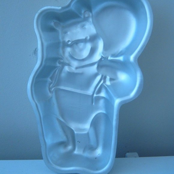 803 A Wilton Winnie the Pooh Cake Pan (2105-3100) - Picture 3 of 3